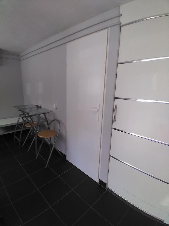 Pokoje Goscinne U Oksany Łagów Exterior foto
